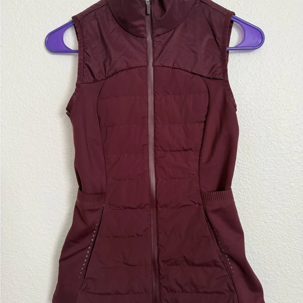 Lululemon Down For It All Athletica Women's Deep Red Puffer Vest - Picture 2 of 7